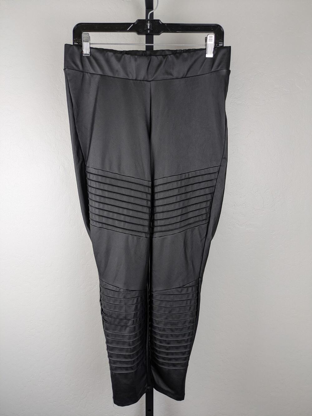 Torrid black Faux Leather Moto Ankle Leggings high rise